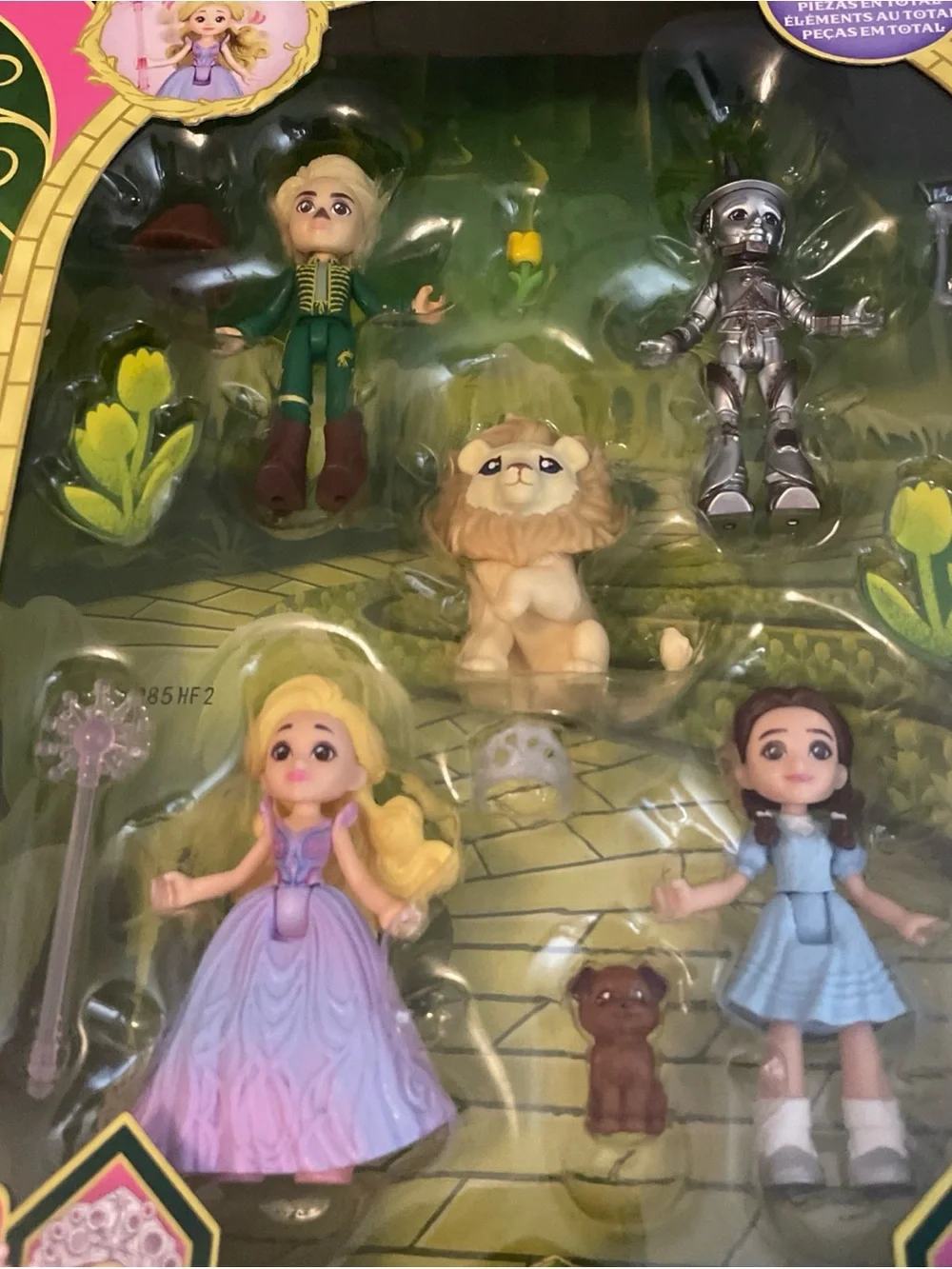 NIB Wicked 2025 Oz Story Set Mattel figure Set Small Doll. 10+ Pieces. Sealed.